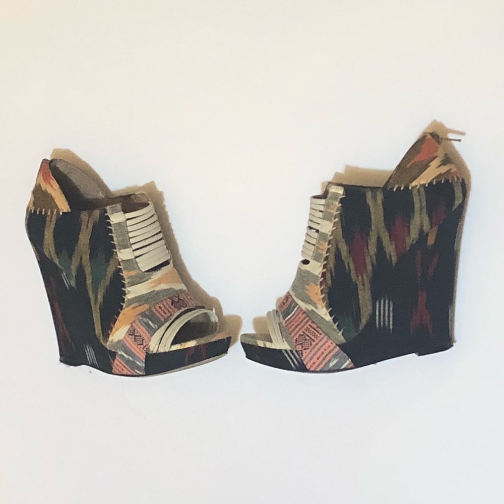 Aldo x Julian Louie Tribal Wedges (multicolored)